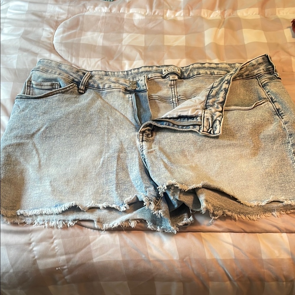 Acid wash shorts